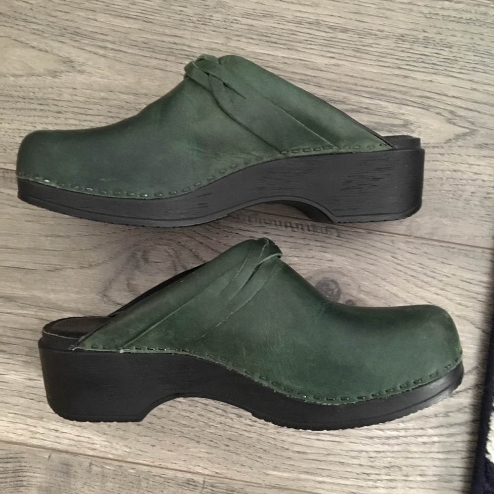 LL Bean Green Clog Mules size 8.5 - 9